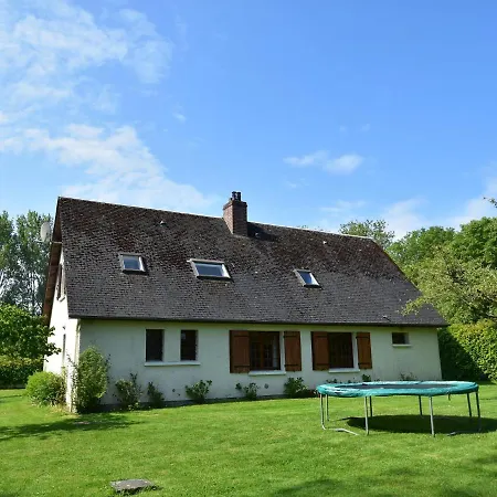 Spacious Vacation With Garden