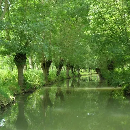 Spacious Vacation With Garden * La Chapelle-sur-Dun