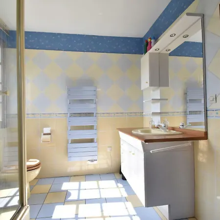 Spacious Vacation With Garden La Chapelle-sur-Dun