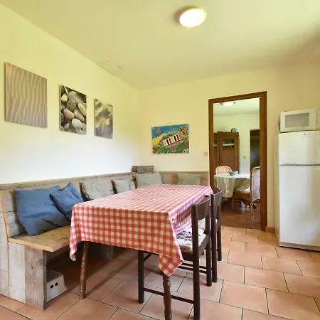 Holiday home Spacious Vacation With Garden *